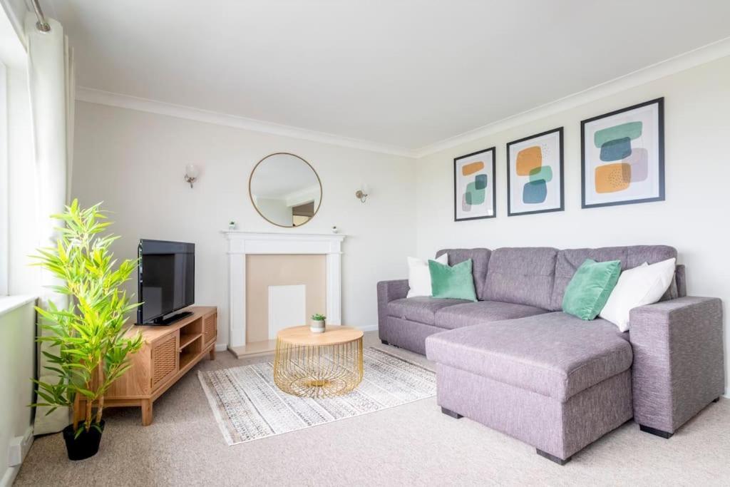 Panoramic Sea View Apartment Sleeps 4-Free Parking Bournemouth Exterior photo